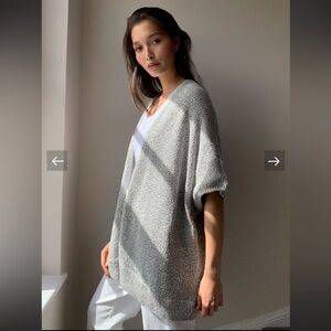 Community Ionic Cape